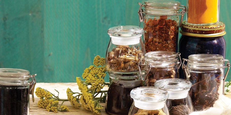 Dyeing Yarn Free eBook: Using Natural Dyeing Techniques Image