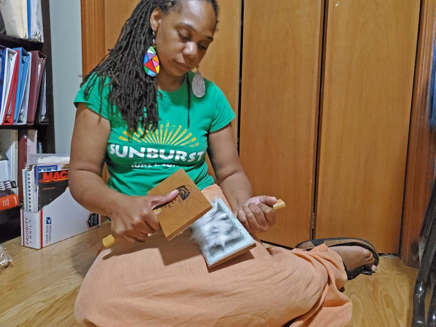 Melvenea Makes: 3 Tips for Handcarding Cotton Image