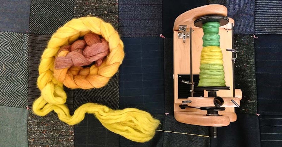 Using Handspun Gradient Yarns Image