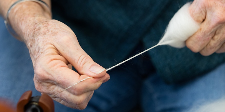 Spinning from the Fold: How to Spin Semiwoolen Yarn from Top Image