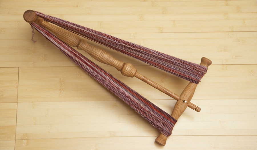 Tying a 2-Yard Skein Image