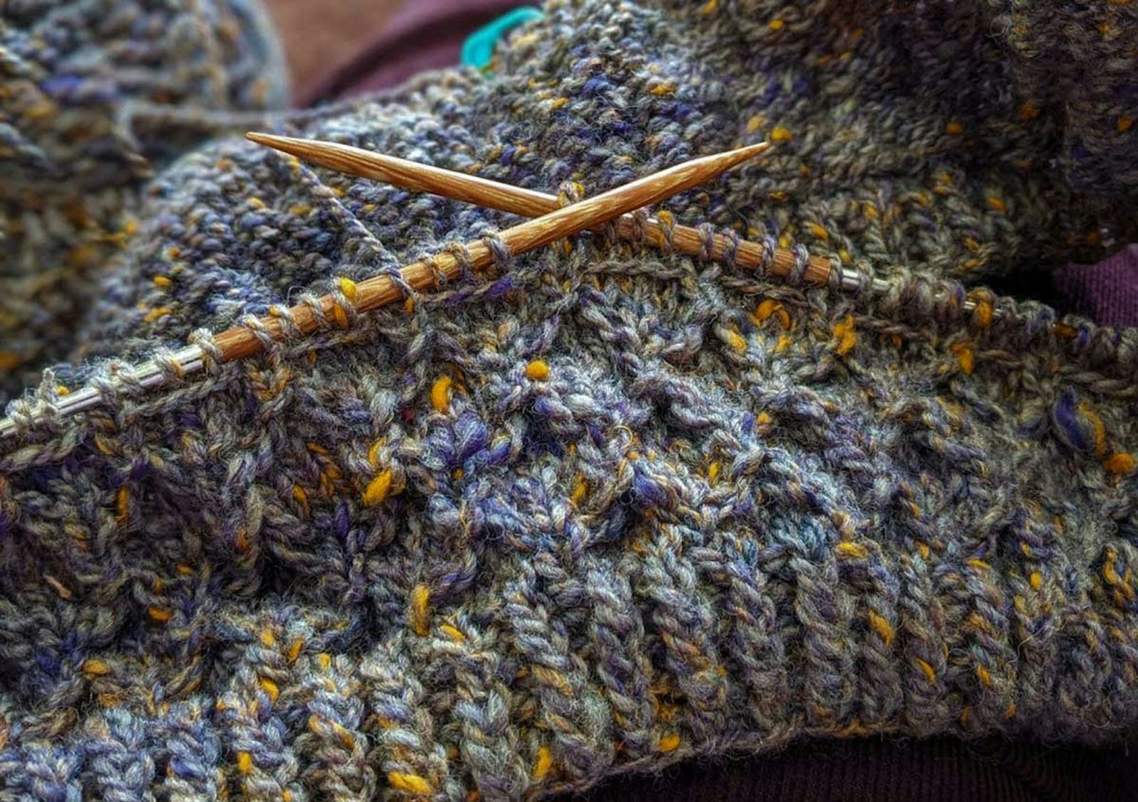 Spin Off 2021 Cowl-Along Gallery: Textured Cowls Primary Image