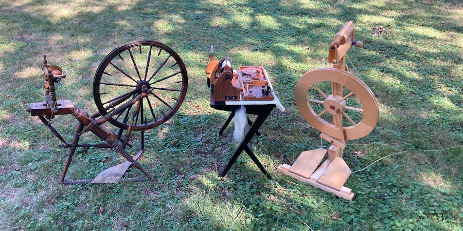 Flock of Wheels: A Spinner’s Approach to Collecting and Dispersing Image